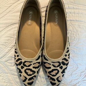 VIVAIA Leopard Pattern Loafers - Black and Cream